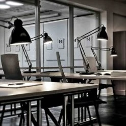 Luxo L-1 Pöytävalaisin, Musta -Louis Poulsen Myymälämyynti 13Luxo HV