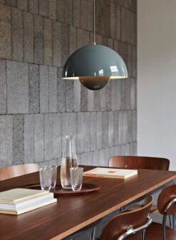 &Tradition Flowerpot VP7 Riippuvalaisin, Stone Blue -Louis Poulsen Myymälämyynti 13c8b0cd 855f 4246 bc69 d8b58c1eec93