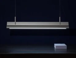 AGO Pinch Riippuvalaisin, Hopea 6 AGO Pinch Riippuvalaisin, Hopea -Louis Poulsen Myymälämyynti 155AGO AK