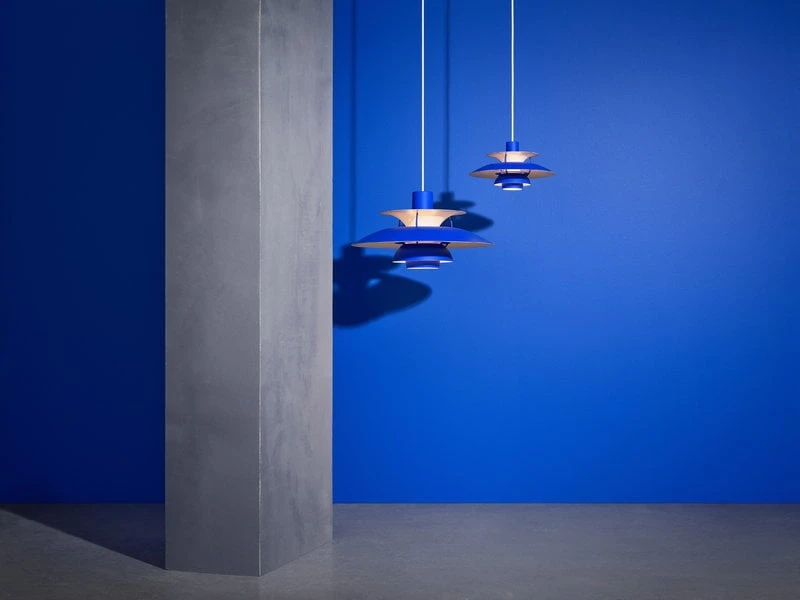 Louis Poulsen PH 5 Mini Monochrome Riippuvalaisin, Sininen 2 Louis Poulsen PH 5 Mini Monochrome Riippuvalaisin, Sininen - Image 2