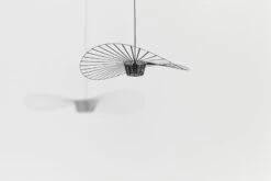 Petite Friture Vertigo Riippuvalaisin, 110 Cm, Musta 10 Petite Friture Vertigo Riippuvalaisin, 110 Cm, Musta -Louis Poulsen Myymälämyynti 2022 09 21 PETITE FRITURE PACKSHOT 01 L0020901 VERTIGO pendant lamp 110 black 2 029