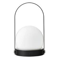 MENU Carrie Ladattava Pöytävalaisin, Ulkokäyttöön, Musta