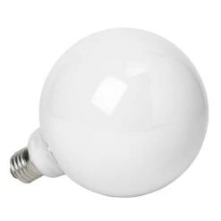 Ferm LIVING Opaali LED Lamppu 8W E27, 12,5 Cm
