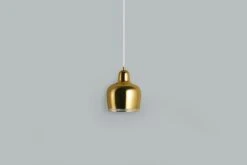 Artek Aalto Riippuvalaisin A330S -Louis Poulsen Myymälämyynti 5427416 A330S Golden Bell Pendant light brass master