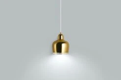 Artek Aalto Riippuvalaisin A330S -Louis Poulsen Myymälämyynti 5427417 A330S Golden Bell Pendant light brass master