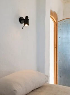 DCWéditions Biny Spot Seinävalaisin Säätövivulla+katkaisijalla, Musta -Louis Poulsen Myymälämyynti 6 AMB BINY SPOT BL BL