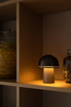 &Tradition Raku SH8 Johdoton Pöytävalaisin, Beige Harmaa - Pronssi -Louis Poulsen Myymälämyynti ATD Retail 2022 Raku SH8 2