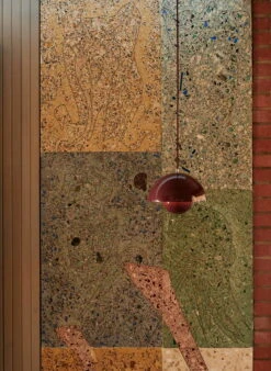 &Tradition Flowerpot VP1 Riippuvalaisin, Dark Plum -Louis Poulsen Myymälämyynti ATD Retail 2023 Flowerpot VP1 4role