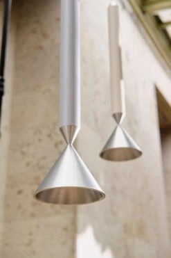 Pholc Apollo 39 Riippuvalaisin, Valkoinen - Kiillotettu Alumiini -Louis Poulsen Myymälämyynti Apollo aluminium 4 1