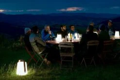 Fermob Aplô Ladattava Valaisin H24, Cactus 8 Fermob Aplô Ladattava Valaisin H24, Cactus -Louis Poulsen Myymälämyynti BALAD BAAK ALBUM2022 SEBASTIEN EROME 1