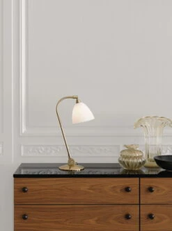 Louis Poulsen Myymälämyynti 23 Louis Poulsen Myymälämyynti -Louis Poulsen Myymälämyynti BL2TableLamp 62Dresser
