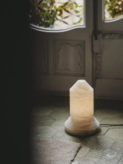 Santa & Cole Babel Pöytävalaisin 11 Santa & Cole Babel Pöytävalaisin -Louis Poulsen Myymälämyynti Babel Table lamps santacole6