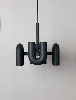 AGO Cirkus Kattokruunu, Pieni, Hiilenharmaa 9 AGO Cirkus Kattokruunu, Pieni, Hiilenharmaa -Louis Poulsen Myymälämyynti CIRKUS CHANDELIER UP DOWN LIGHT IMAGE 4