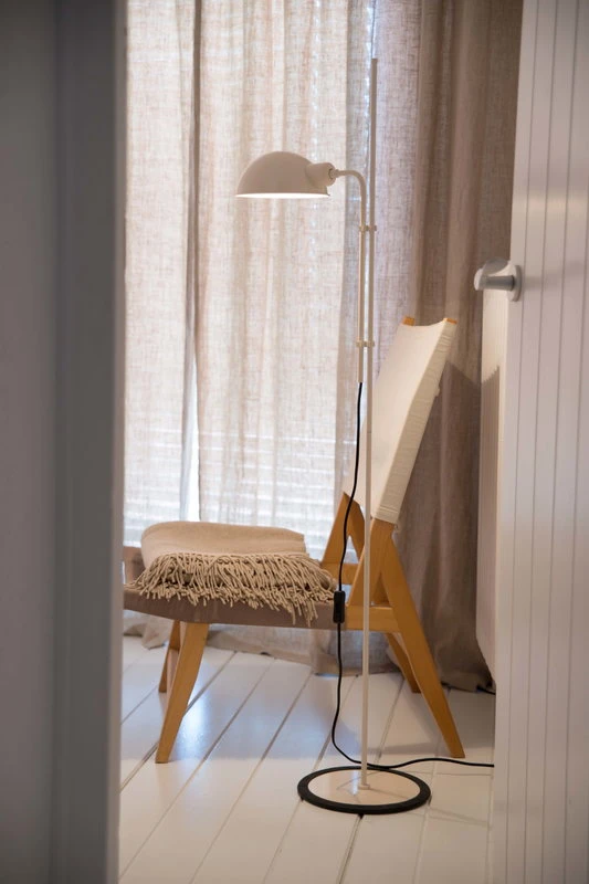 Marset Funiculi Lattiavalaisin, Luonnonvalkoinen 2 Marset Funiculi Lattiavalaisin, Luonnonvalkoinen - Image 2