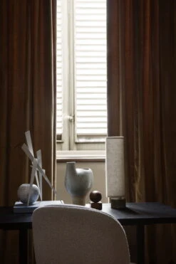 GUBI Unbound Pöytävalaisin, Canvas -Louis Poulsen Myymälämyynti Gubi Fall2021 57