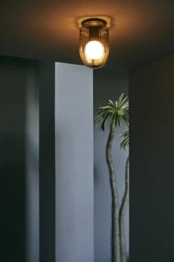 GUBI Seine Kattovalaisin, Antiikkimessinki - Savu 11 GUBI Seine Kattovalaisin, Antiikkimessinki - Savu -Louis Poulsen Myymälämyynti Gubi Fall 2022 59