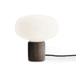 New Works Karl-Johan Pöytävalaisin, Tammi -Louis Poulsen Myymälämyynti Karl Johan Table Lamp Opal White Glass Smoked Oak w light