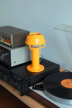 Artek Kori Pöytävalaisin, Oranssi -Louis Poulsen Myymälämyynti Kori Table2 off HKMononen