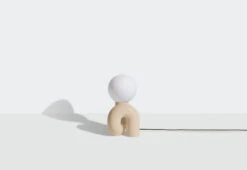 Petite Friture Neotenic Pöytävalaisin, 26 Cm, Vanilja 11 Petite Friture Neotenic Pöytävalaisin, 26 Cm, Vanilja -Louis Poulsen Myymälämyynti L0880103 NEOTENIC H26 vanilla 1 RVB