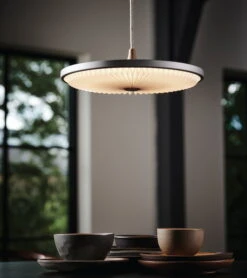 Le Klint Soleil Riippuvalaisin, 35 Cm, Muovi, Thunder Sky -Louis Poulsen Myymälämyynti LK.soleil.artbillede2