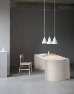 LYFA Mosaik Riippuvalaisin, Sidebyside 3, Valkoinen -Louis Poulsen Myymälämyynti LYFA MOSAIK SIDEBYSIDE III pendant White VS