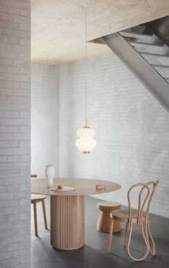 LYFA Peanut Riippuvalaisin, 250 Mm, Valkoinen 11 LYFA Peanut Riippuvalaisin, 250 Mm, Valkoinen -Louis Poulsen Myymälämyynti LYFA PEANUT 250 VS