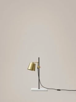 Karakter Lab Light Pöytävalaisin, Musta - Messinki 9 Karakter Lab Light Pöytävalaisin, Musta - Messinki -Louis Poulsen Myymälämyynti Lab Light Table