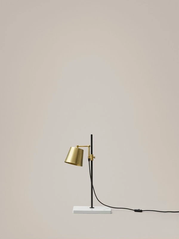 Karakter Lab Light Pöytävalaisin, Musta - Messinki 5 Karakter Lab Light Pöytävalaisin, Musta - Messinki - Image 5