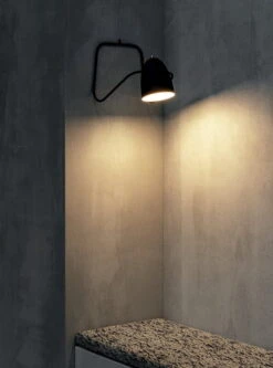 Sammode M3 Pöytävalaisin, Musta -Louis Poulsen Myymälämyynti M3 Sammode Michel Mortier FR EN 012022 8 1