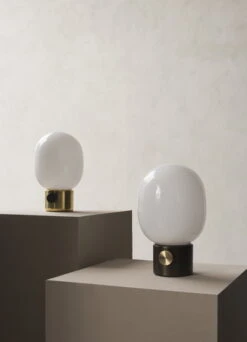 MENU JWDA Pöytävalaisin, Kiillotettu Messinki -Louis Poulsen Myymälämyynti MENU JWDA 2