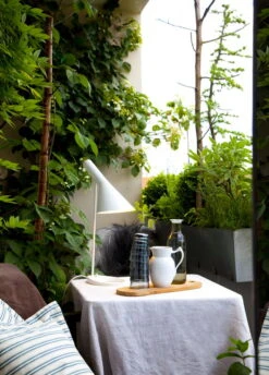 Louis Poulsen AJ Pöytävalaisin V3, Valkoinen 10 Louis Poulsen AJ Pöytävalaisin V3, Valkoinen -Louis Poulsen Myymälämyynti Martin Graae 10 06778