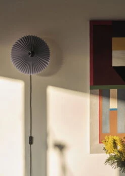 HAY Matin 300 Seinävalaisin, Laventeli -Louis Poulsen Myymälämyynti Matin Booklet 24