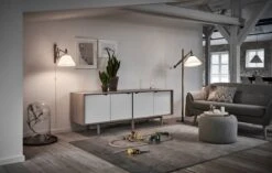 Le Klint Sax 223-2/17 Seinävalaisin, Savutammi -Louis Poulsen Myymälämyynti Model 223325 oak