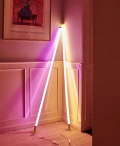 HAY Neon Tube Slim LED Valoputki, 120 Cm, Lämmin Valkoinen -Louis Poulsen Myymälämyynti Neon Tube LED pink warm white