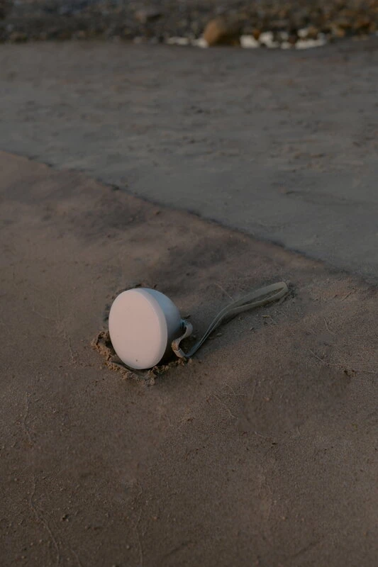 New Works Sphere Ladattava Valaisin, Lämmin Harmaa 6 New Works Sphere Ladattava Valaisin, Lämmin Harmaa - Image 6