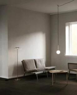 Nuura Miira 1 Riippuvalaisin, Messinki - Opaali -Louis Poulsen Myymälämyynti Nuura SS20 Miira 1 Brass Opal 1