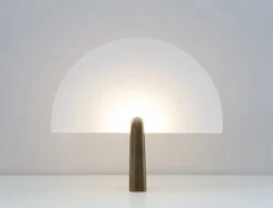 Klong Pavo Pöytävalaisin -Louis Poulsen Myymälämyynti Pavo 1