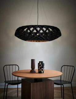 Pilke Lights Pilke P95 Riippuvalaisin, Musta -Louis Poulsen Myymälämyynti Pilke signature 95 pendant black lifestyle 1