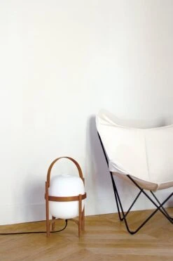 Santa & Cole Cesta Pöytävalaisin -Louis Poulsen Myymälämyynti SANTACOLE TABLE LAMPS Cesta Quintana Clara 7