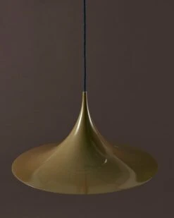 GUBI Semi Riippuvalaisin, 60 Cm, Dark Cocoa, Kiiltävä -Louis Poulsen Myymälämyynti SEMI PENDANT CONCEPT FALL 22 05