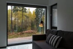 Secto Design Petite 4610 Lattiavalaisin, Musta -Louis Poulsen Myymälämyynti Secto Design Petite 4610 living1