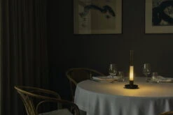 Santa & Cole Sylvestrina Ladattava Pöytävalaisin, Kirkas - Musta -Louis Poulsen Myymälämyynti Sylvestrina Jara Varela Roig Robi 2020 02 x2400