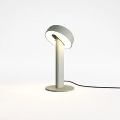 TIPTOE Nod Pöytävalaisin, Harmaanvihreä -Louis Poulsen Myymälämyynti TLA025ST1EZ033