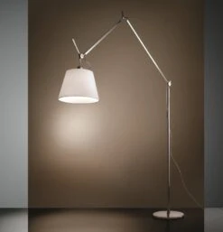 Artemide Tolomeo Mega Lattiavalaisin 36 Cm, Alumiini - Pergamentti 9 Artemide Tolomeo Mega Lattiavalaisin 36 Cm, Alumiini - Pergamentti -Louis Poulsen Myymälämyynti Tolomeo Mega Terra high 2