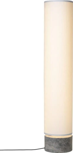 GUBI Unbound Lattiavalaisin 120 Cm, Valkoinen -Louis Poulsen Myymälämyynti Unbound Lamp Floor Lamp H120 White Aligned ItemNr10083638 On