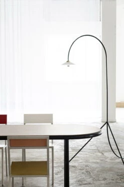 Valerie_objects Standing Lamp N1, Vihreä -Louis Poulsen Myymälämyynti VO20 MVS WOODENTABLE CEILINGLAMP 45 066 HR MB