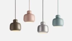 Woud Stone Riippuvalaisin, Pieni, Roosa -Louis Poulsen Myymälämyynti WOUD Stone pendants Taupe dusty rose mint satin