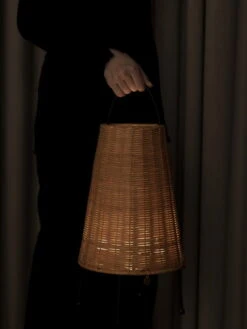 Ferm LIVING Porti Braided Ladattava Pöytävalaisin, Luonnonvärinen -Louis Poulsen Myymälämyynti fermLIVING PortiBraidedLamp 1104266251 image 4