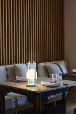 Marset FollowMe Valaisin, Sininen -Louis Poulsen Myymälämyynti marset lr followme blue restaurant