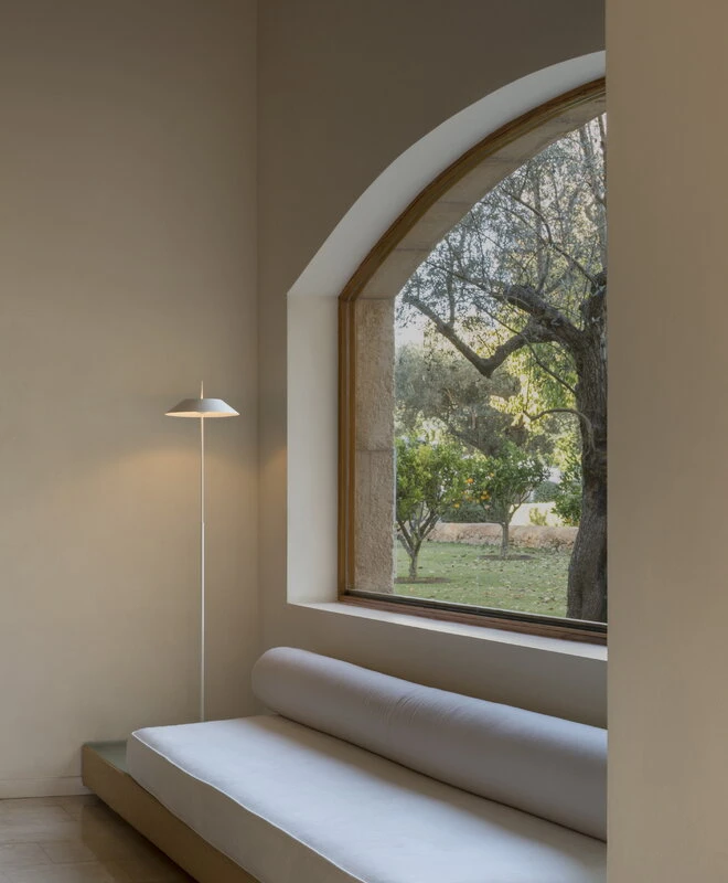 Vibia Mayfair 5515 Lattiavalaisin, Valkoinen 6 Vibia Mayfair 5515 Lattiavalaisin, Valkoinen - Image 6